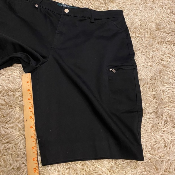 Lauren Ralph Lauren Stretch Bermuda Active Short Women’s, size 12. Black - Picture 7 of 11